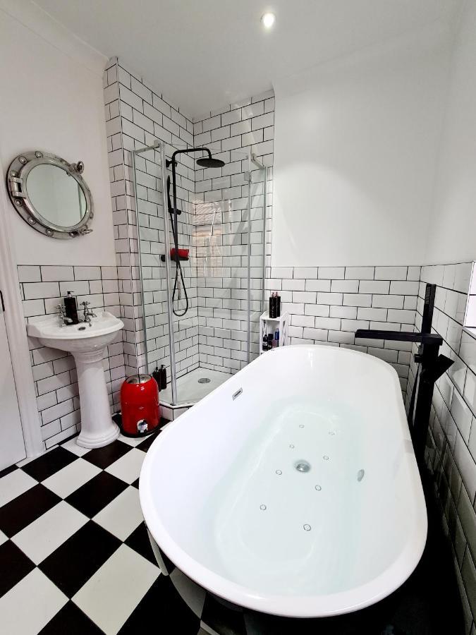Southsea Royale James Bond 3 Bed Cool Penthouse, Seafront Parking Portsmouth Exterior foto